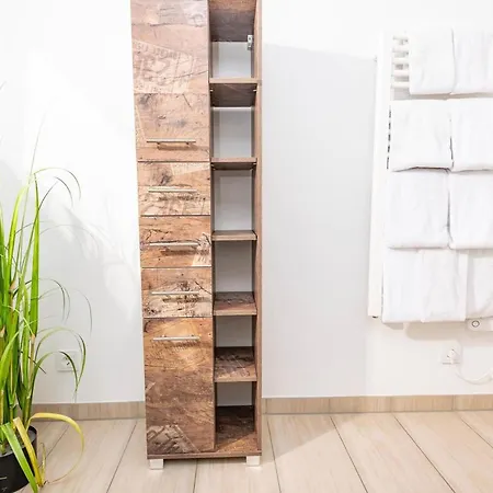 Waterfront 船屋 5*